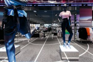 Artificial Intelligence in the Retail Industry: From Virtual Shopping Assistants to Demand Forecasting